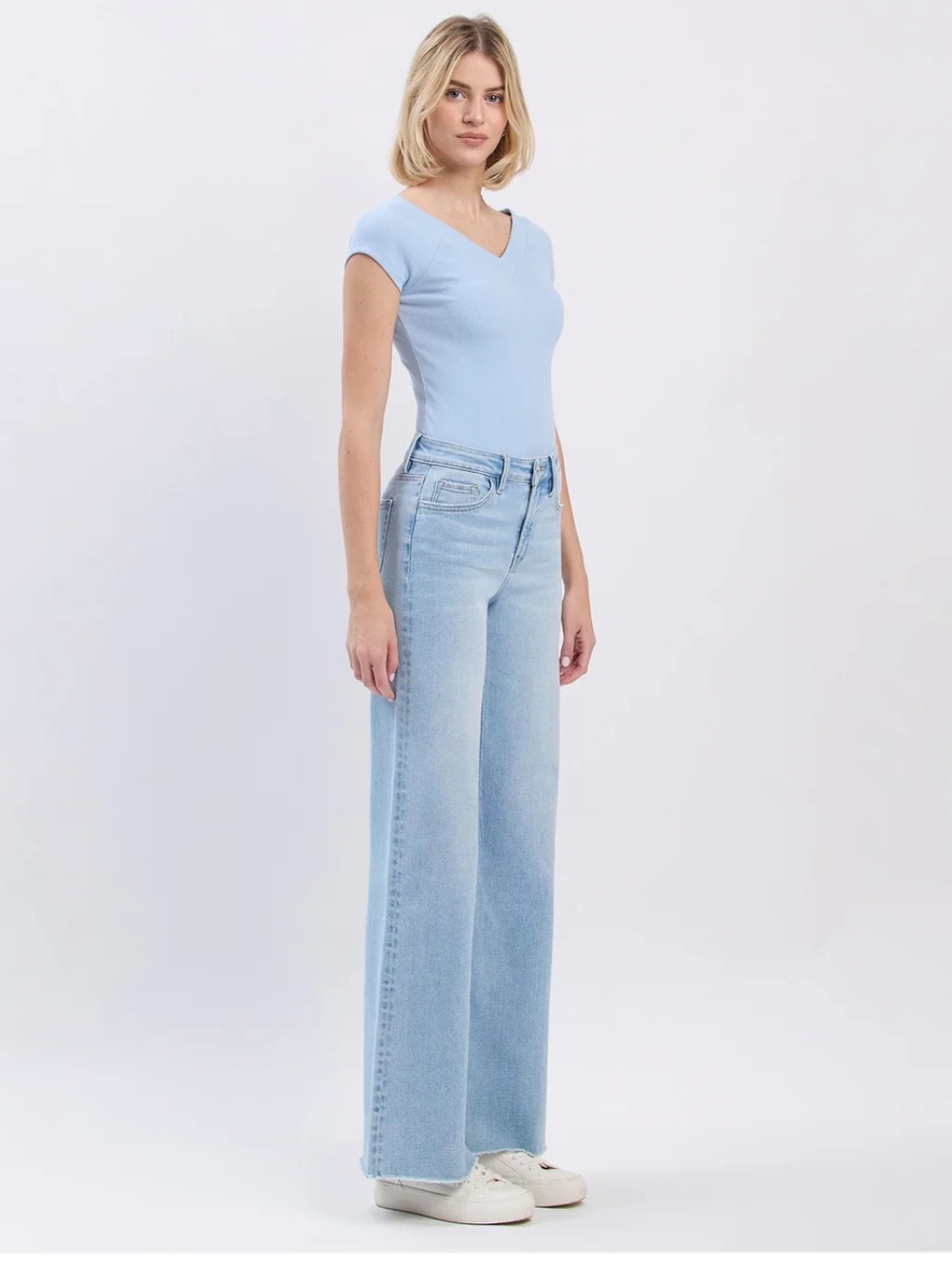 High-Rise Light Blue Wide-Leg Jeans for Women - Picture 5 of 7